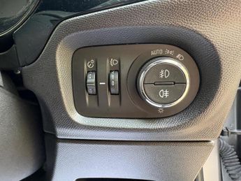 Vauxhall Corsa Electric 50kWh SRi Premium Auto 5dr