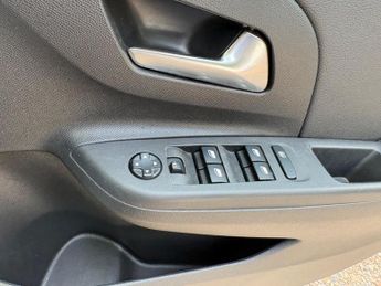 Vauxhall Corsa Electric 50kWh SRi Premium Auto 5dr