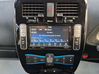 Nissan Leaf 30kWh Black Edition Hatchback 5dr Electric Auto (109 bhp)