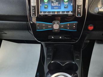 Nissan Leaf 30kWh Black Edition Hatchback 5dr Electric Auto (109 bhp)