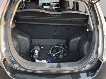 Nissan Leaf 30kWh Black Edition Hatchback 5dr Electric Auto (109 bhp)