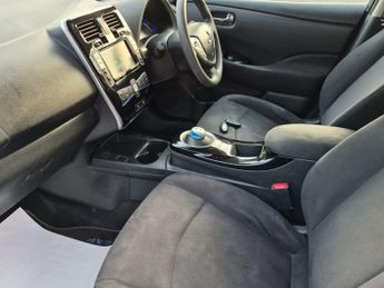 Nissan Leaf 30kWh Black Edition Hatchback 5dr Electric Auto (109 bhp)