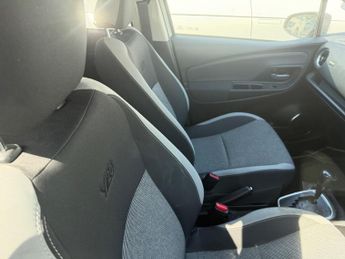 Toyota Yaris 1.5 VVT-h Y20 Bi-tone E-CVT Euro 6 (s/s) 5dr