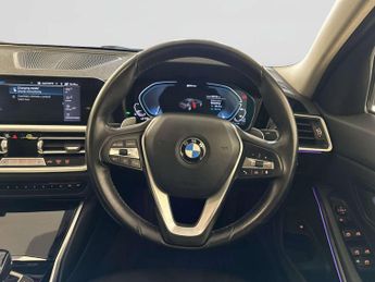 BMW 3 Series 2.0 330e 12kWh SE Pro Saloon 4dr Petrol Plug-in Hybrid Auto Euro