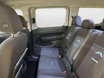 Ford Grand Tourneo Connect 2.0 EcoBlue Active MPV 5dr Diesel DCT Euro 6 (s/s) (122 ps)