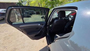 Volkswagen e-Golf 35.8kWh e-Golf Auto 5dr