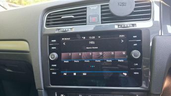 Volkswagen e-Golf 35.8kWh e-Golf Auto 5dr