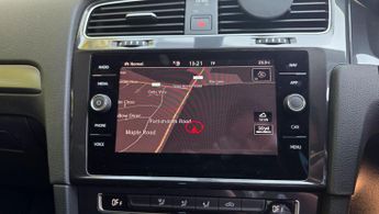 Volkswagen e-Golf 35.8kWh e-Golf Auto 5dr