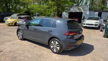 Volkswagen e-Golf 35.8kWh e-Golf Auto 5dr
