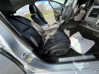 Jaguar XF 2.2d Luxury Auto Euro 5 (s/s) 4dr