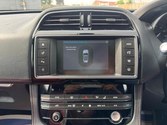 Jaguar F-PACE 2.0 D180 R-Sport Auto AWD Euro 6 (s/s) 5dr