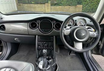 MINI Hatch 1.6 Cooper Park Lane Hatchback 3dr Petrol CVT Euro 4 (116 bhp)