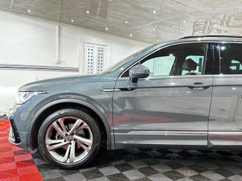 Volkswagen Tiguan 2.0 TDI R-Line Tech DSG Euro 6 (s/s) 5dr