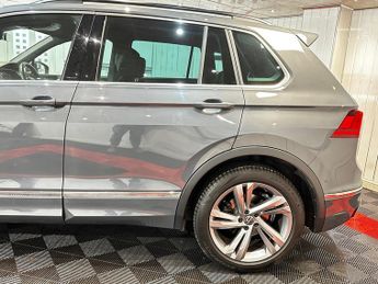 Volkswagen Tiguan 2.0 TDI R-Line Tech DSG Euro 6 (s/s) 5dr
