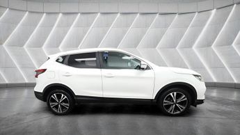 Nissan Qashqai 1.2 DIG-T N-Connecta XTRON Euro 6 (s/s) 5dr