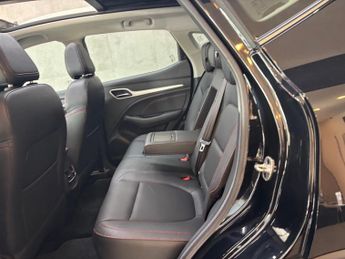MG MG ZS 51.1kWh Trophy Auto 5dr