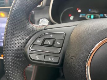 MG MG ZS 51.1kWh Trophy Auto 5dr