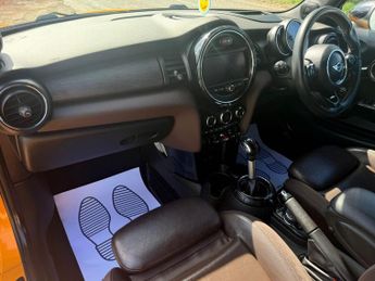 MINI Hatch 2.0 John Cooper Works Auto Euro 6 (s/s) 3dr