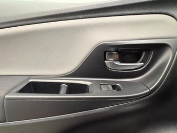 Toyota Yaris 1.5 VVT-h Icon E-CVT Euro 6 (s/s) 5dr