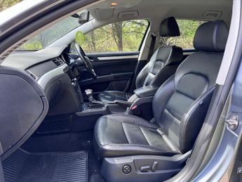 Skoda Superb 2.0 TDI Elegance DSG Euro 5 5dr