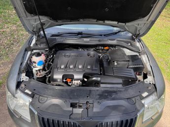 Skoda Superb 2.0 TDI Elegance DSG Euro 5 5dr