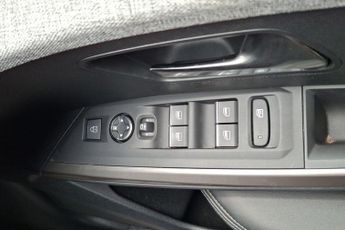 Peugeot E-3008 73kWh GT SUV 5dr Electric Auto (210 ps)