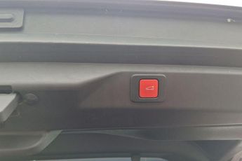 Peugeot E-3008 73kWh GT SUV 5dr Electric Auto (210 ps)