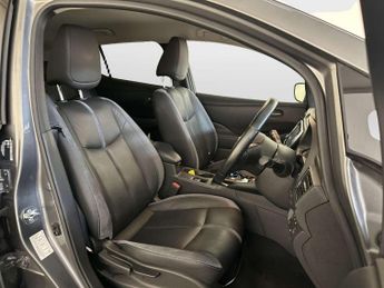 Nissan Leaf 40kWh Tekna Hatchback 5dr Electric Auto (150 ps)