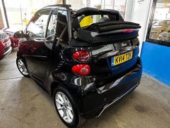 Smart fortwo 1.0 MHD Passion Cabriolet 2dr Petrol SoftTouch Euro 5 (s/s) (71 