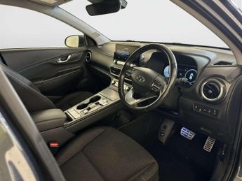Hyundai KONA 64kWh Premium SUV 5dr Electric Auto (10.5kW Charger) (204 ps)