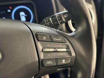 Hyundai KONA 64kWh Premium SUV 5dr Electric Auto (10.5kW Charger) (204 ps)