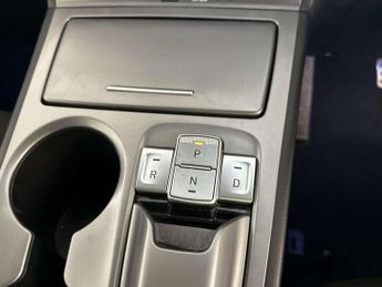 Hyundai KONA 64kWh Premium SUV 5dr Electric Auto (10.5kW Charger) (204 ps)