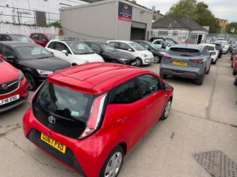 Toyota AYGO 1.0 VVT-i x-play x-shift Euro 6 5dr