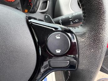 Toyota AYGO 1.0 VVT-i x-play x-shift Euro 6 5dr