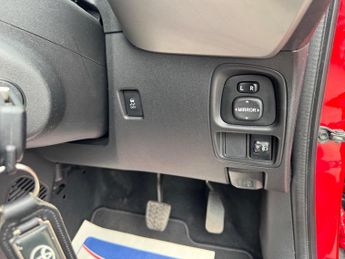 Toyota AYGO 1.0 VVT-i x-play x-shift Euro 6 5dr