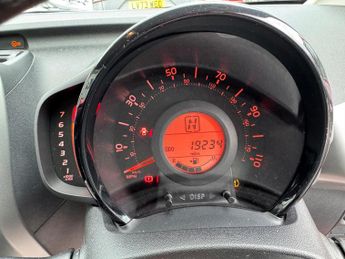 Toyota AYGO 1.0 VVT-i x-play x-shift Euro 6 5dr