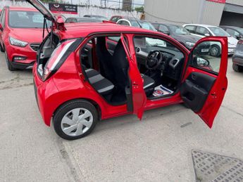 Toyota AYGO 1.0 VVT-i x-play x-shift Euro 6 5dr