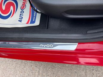 Toyota AYGO 1.0 VVT-i x-play x-shift Euro 6 5dr