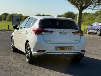Toyota Auris 1.6 D-4D Design Euro 6 (s/s) 5dr