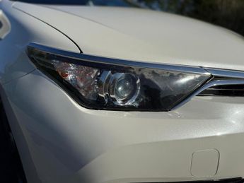 Toyota Auris 1.6 D-4D Design Euro 6 (s/s) 5dr