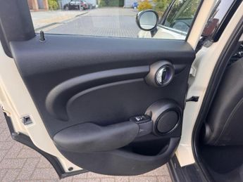MINI Hatch 1.5 Cooper Classic Steptronic Euro 6 (s/s) 5dr
