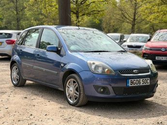Ford Fiesta 1.6 Ghia 5dr