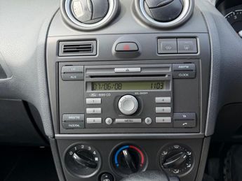 Ford Fiesta 1.6 Ghia 5dr