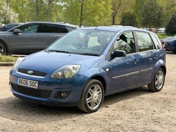 Ford Fiesta 1.6 Ghia 5dr