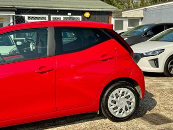 Toyota AYGO 1.0 VVT-i x-play x-shift Euro 6 5dr