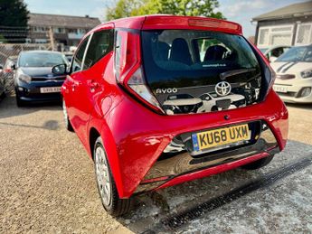 Toyota AYGO 1.0 VVT-i x-play x-shift Euro 6 5dr