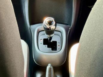 Toyota AYGO 1.0 VVT-i x-play x-shift Euro 6 5dr