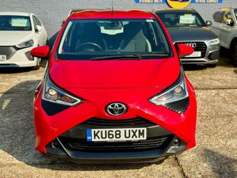 Toyota AYGO 1.0 VVT-i x-play x-shift Euro 6 5dr
