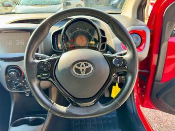 Toyota AYGO 1.0 VVT-i x-play x-shift Euro 6 5dr