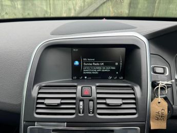 Volvo XC60 2.4 D5 R-Design Lux Nav Auto AWD Euro 6 (s/s) 5dr